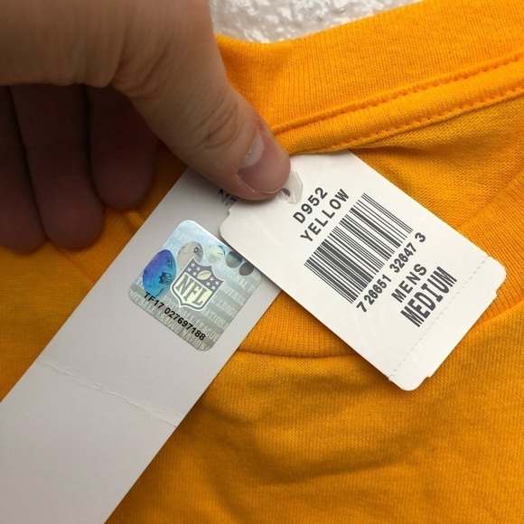 NFL Team‎ Apparel Green Bay Packers Yellow Graphic Text Tee Shirt Medium NWT - Picture 4 of 4